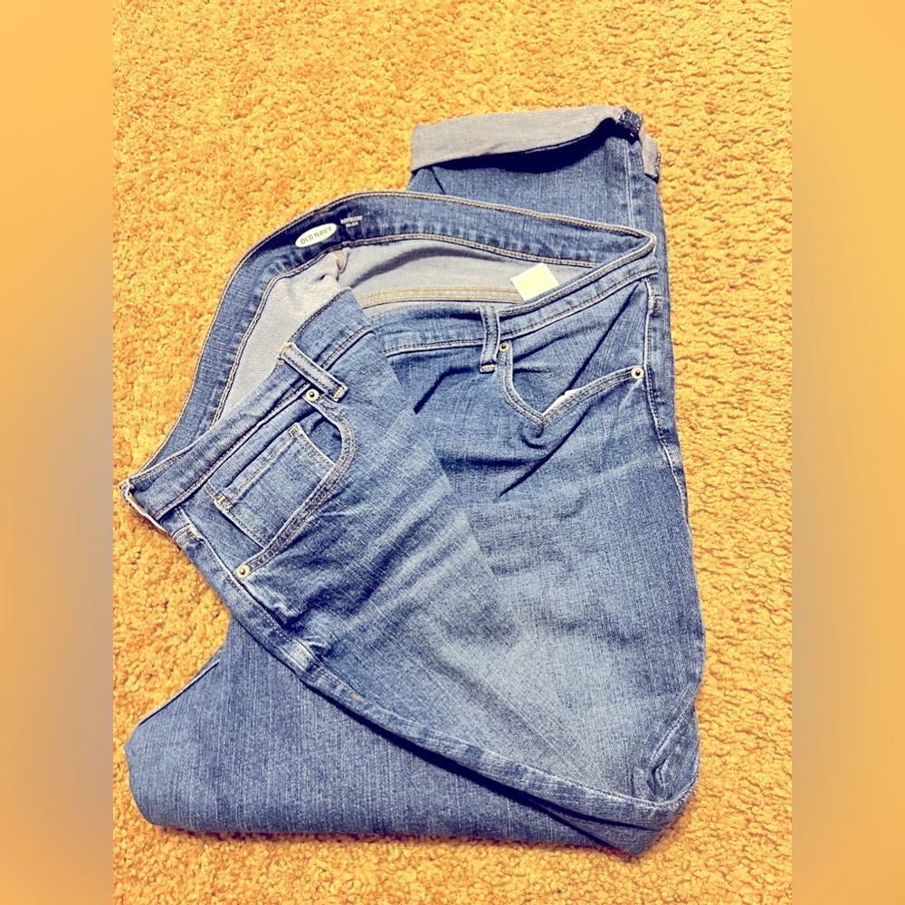 Old Navy Mid Rise Blue Jeans. Size 18. Like New!
